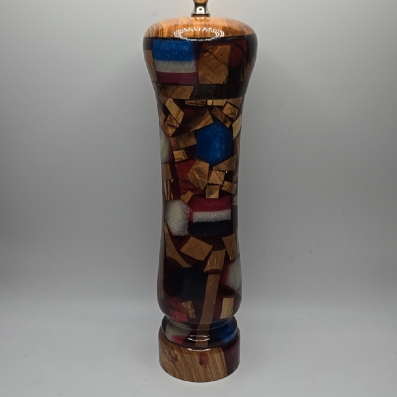 Pepper Mill Grinder Wooden and Mosaic Design - Picture 6 of 10